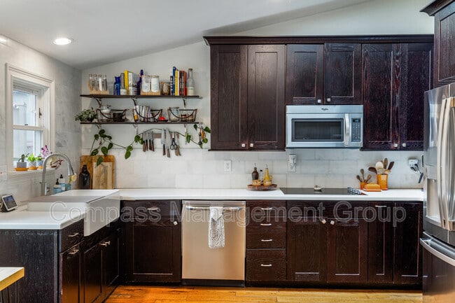 Building Photo - 625 Luttrell St