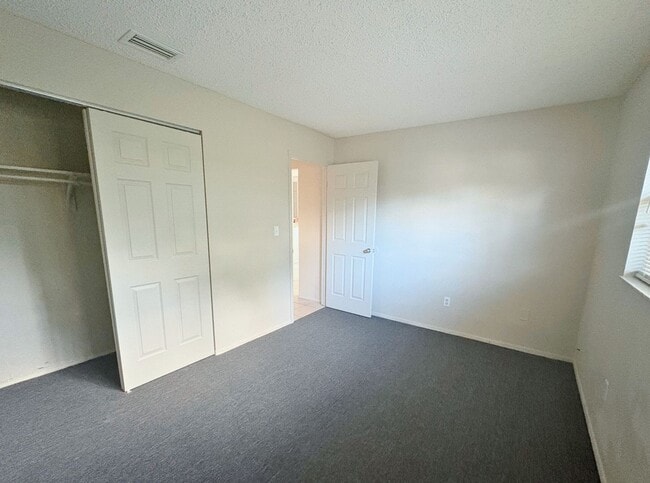 Building Photo - Charming Largo Home with a Spacious Fenced...