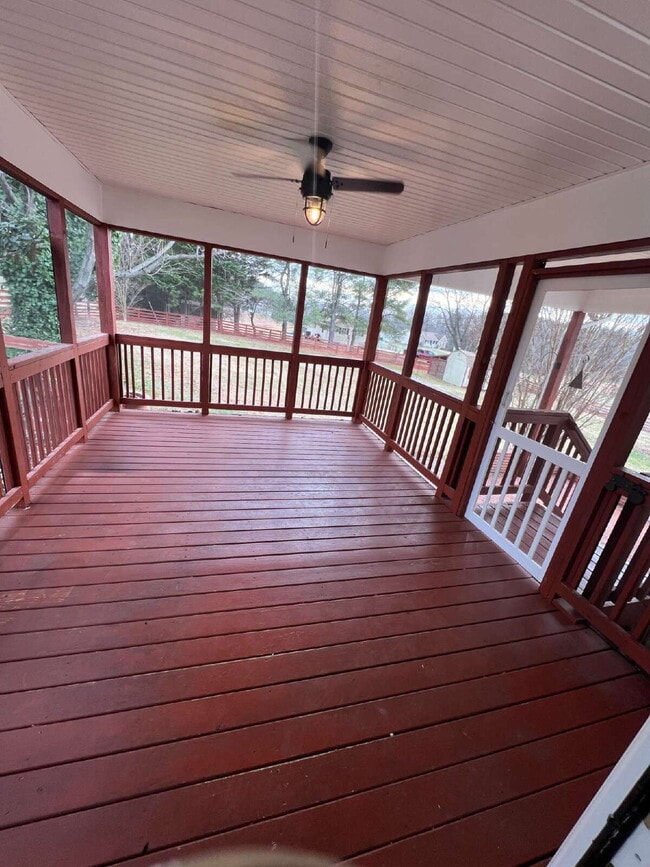 Building Photo - 1244 Mountain View Rd