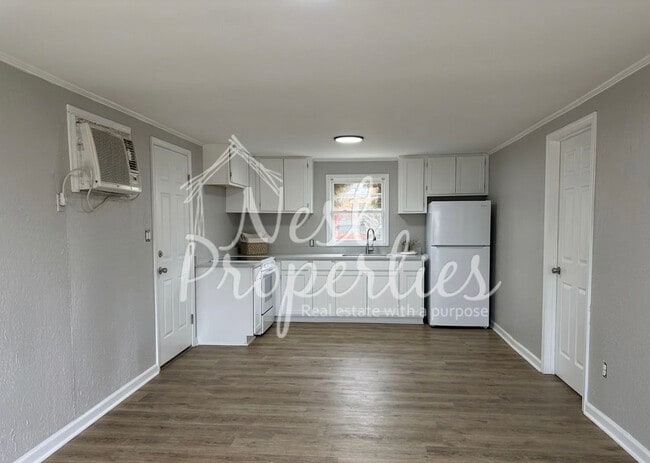 Building Photo - 2515 Douglas Rd