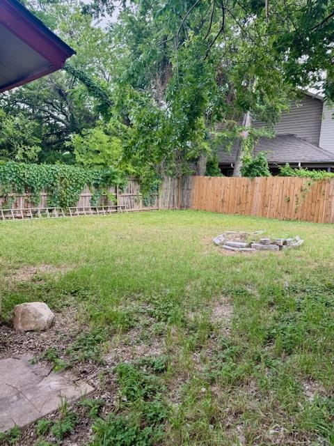 Building Photo - 12400 Tree Line Dr