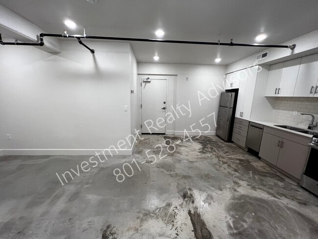 Building Photo - 1172 Graystone Way