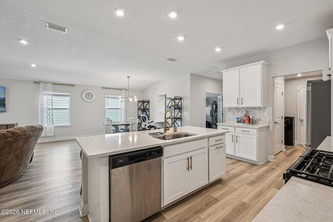 Building Photo - 13220 Cameron Vly Ct