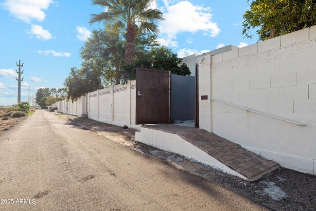 Building Photo - 6953 E Lafayette Blvd