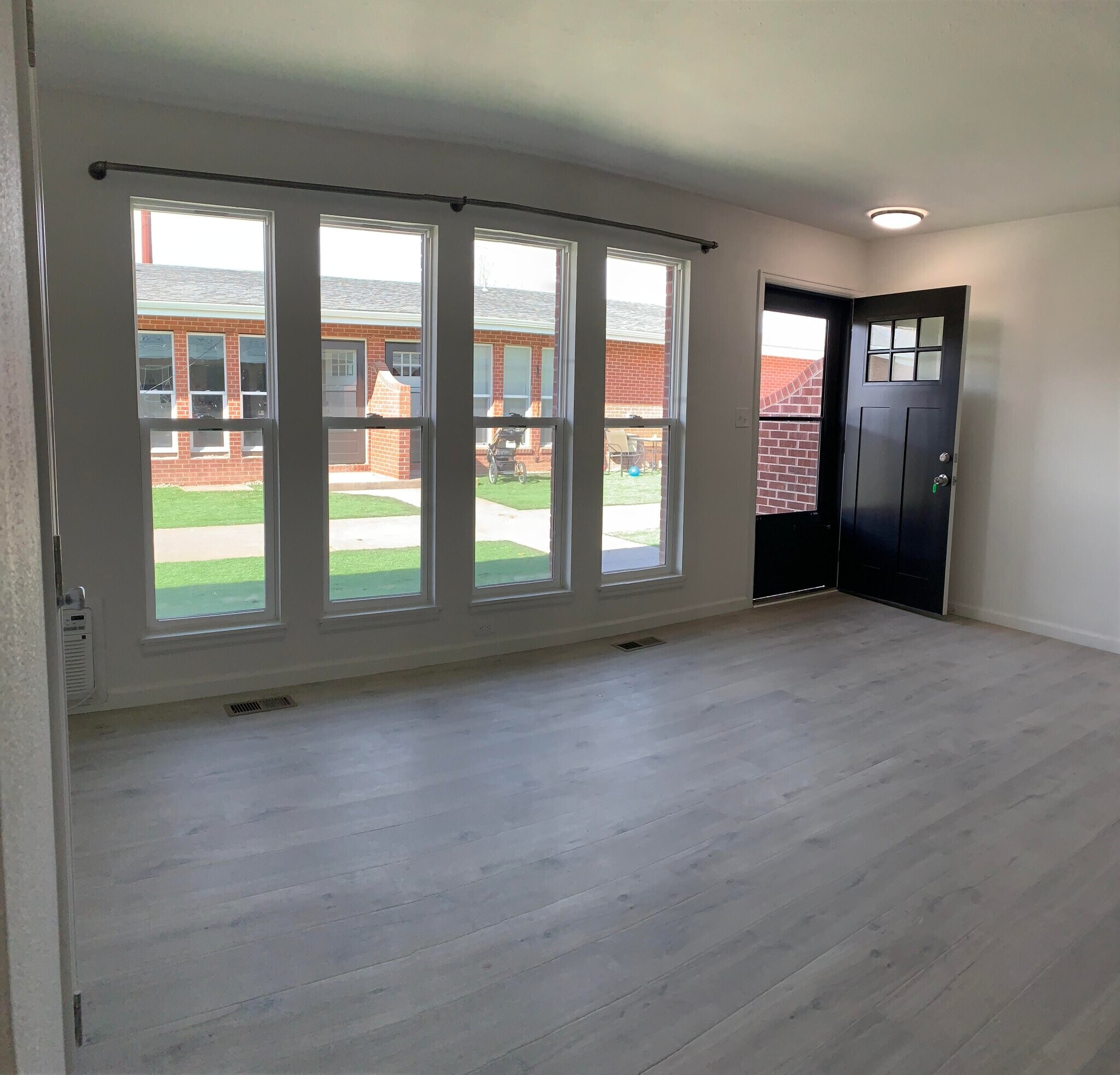 Building Photo - 1740 Azalea Dr