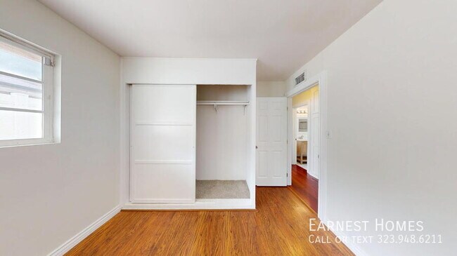 Building Photo - 17155 Donmetz St