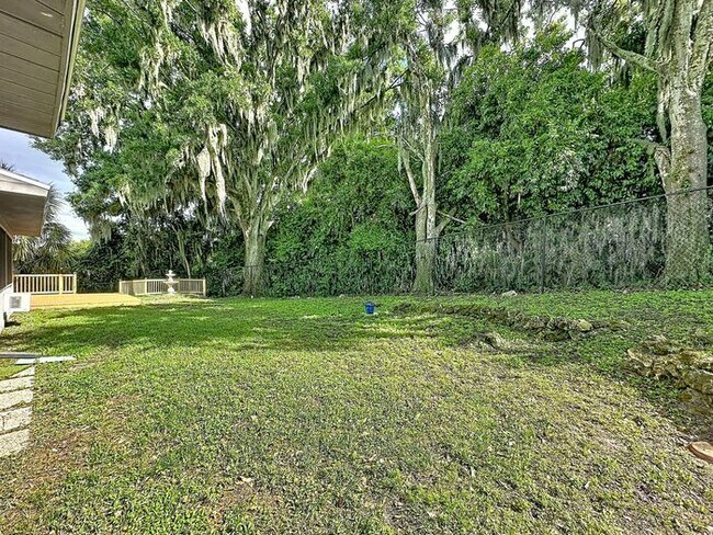 Building Photo - Exquisite Lake County Home with Lake Harris Views