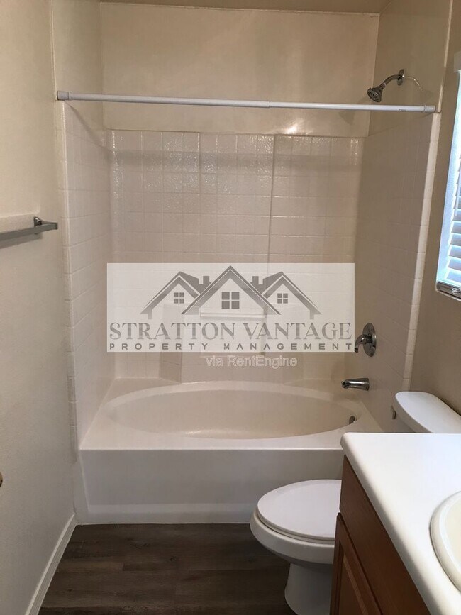 Building Photo - 2643 S 84th Gln