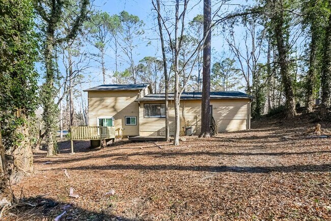 Building Photo - 1817 Laurel Ridge Dr SW