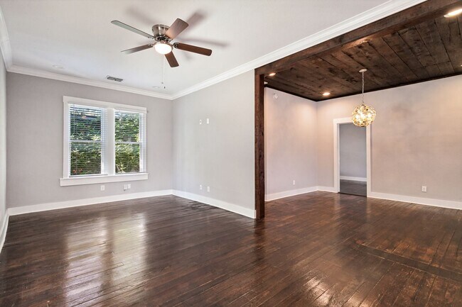 Building Photo - 1013 N Palmetto Ave