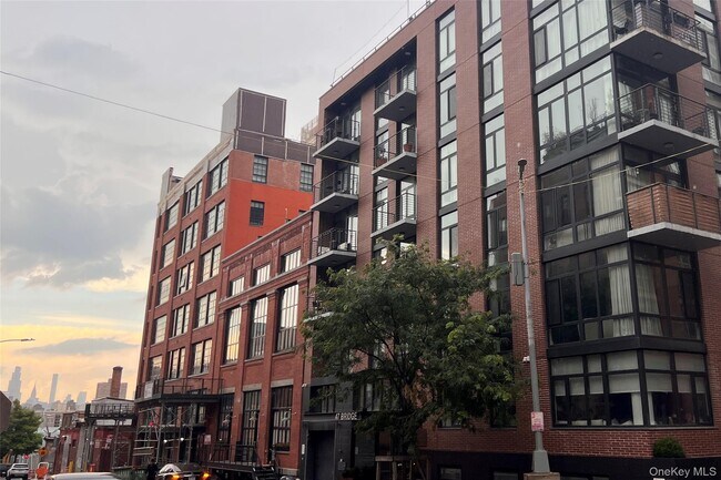 Building Photo - 47 Bridge St