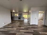 Building Photo - Unfurnished 2 bed/1 bath Kula Cottage with fully fenced yard
