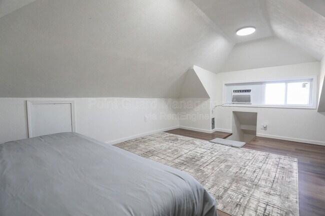 Building Photo - 3004 Marcy St