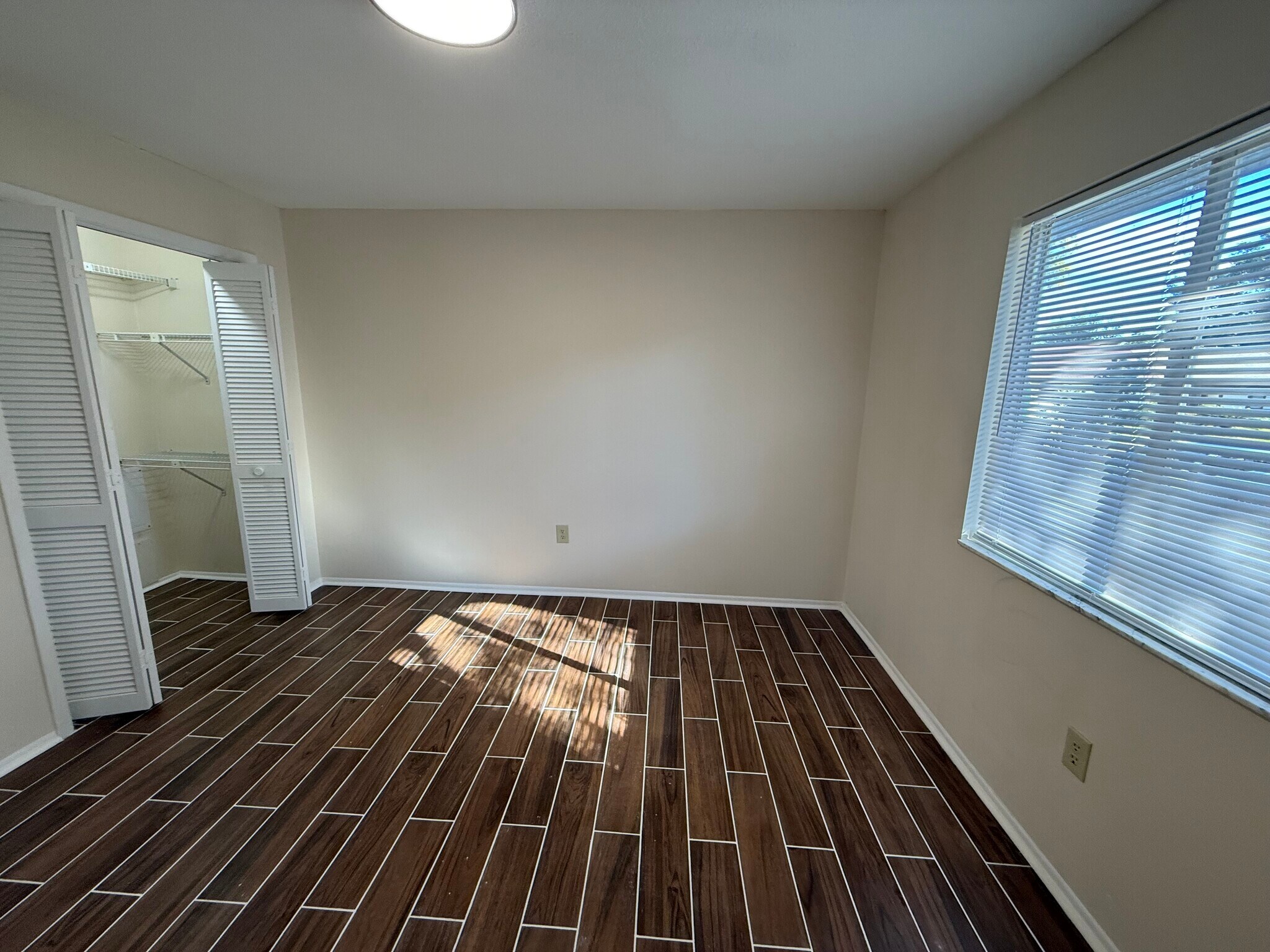 Building Photo - 2120 Corbin Pl