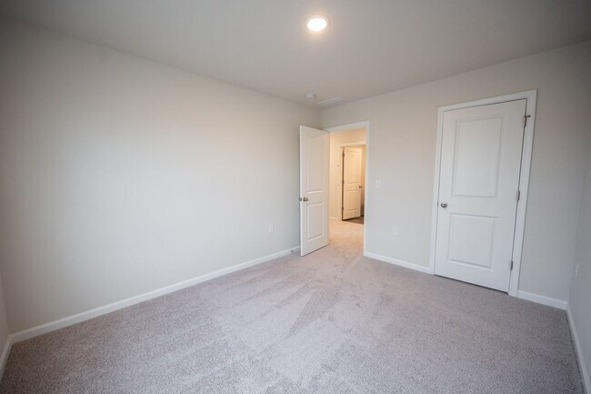 Building Photo - Graham New Home Rental / Open Layout, Home...