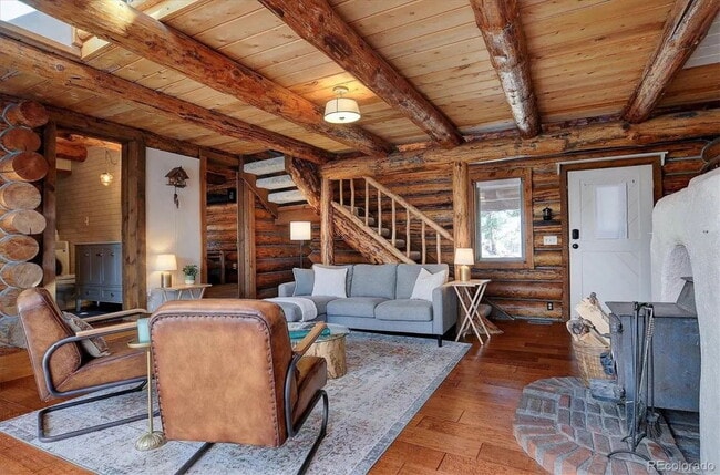 Building Photo - Mountain Log Home for Rent with views and ...