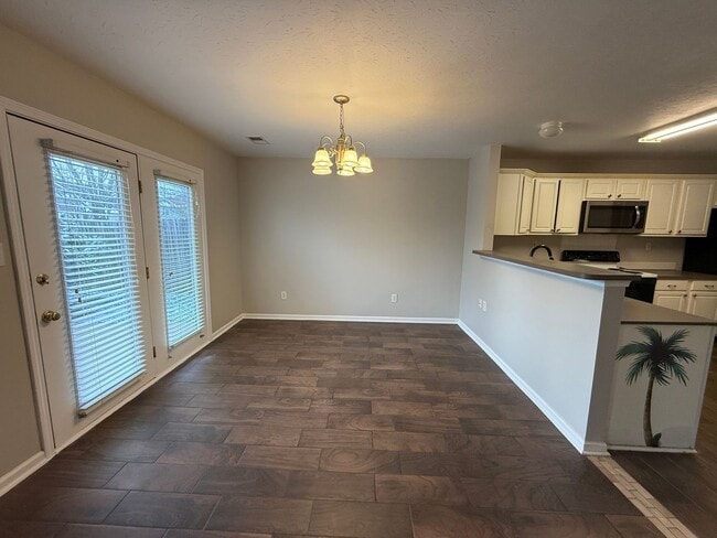 Building Photo - 568 Wellington Gardens Dr