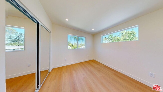 Building Photo - 6445 Satsuma Ave