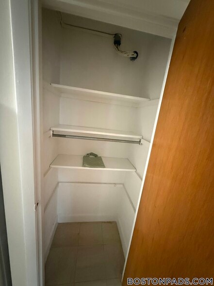 Building Photo - 12 Brattle Dr