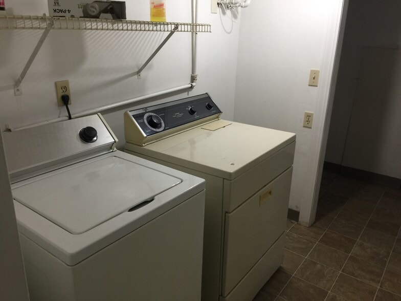 Washer and Dryer - 903 W Rossi St