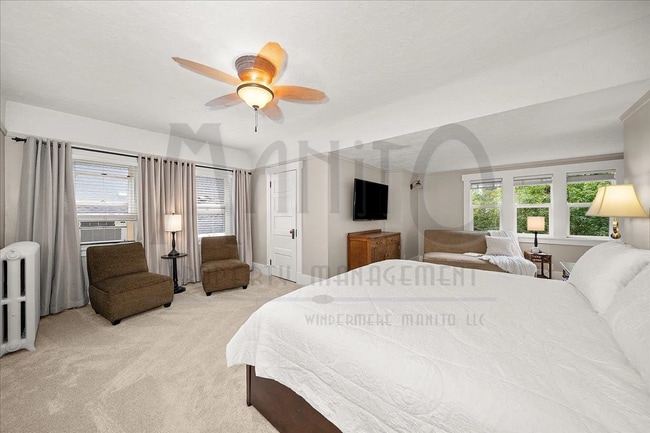 Building Photo - Stunning South Hill Home