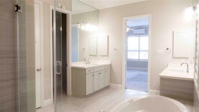 Building Photo - 6411 Tarrion Bay Ln