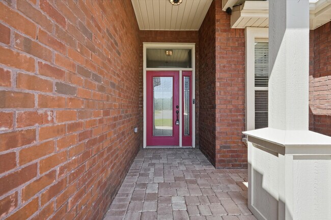 Building Photo - 2348 Cummings Dr