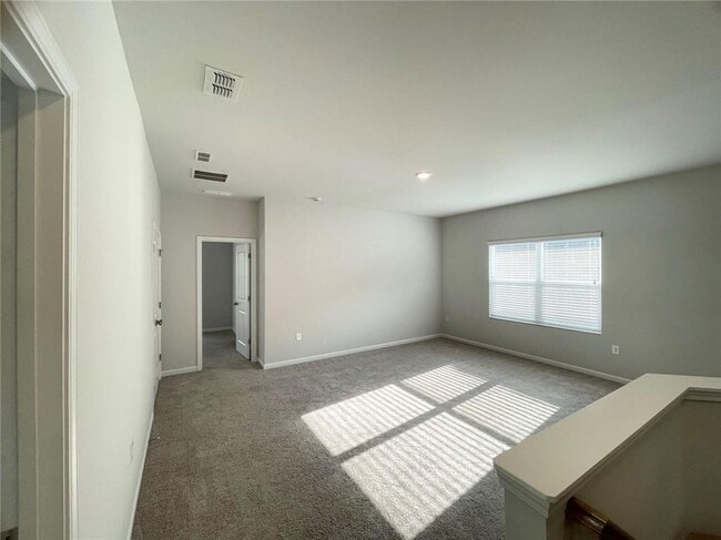 Building Photo - 305 Green Love Ln