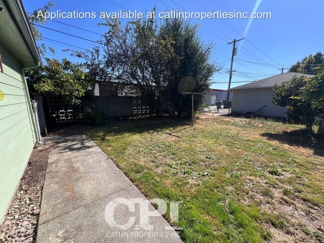 Building Photo - 1016 16th Ave