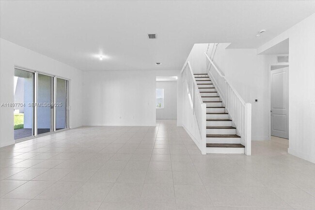 Building Photo - 12237 Green Oak Dr