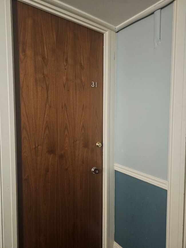 Building Photo - One Bedroom Midtown Condo