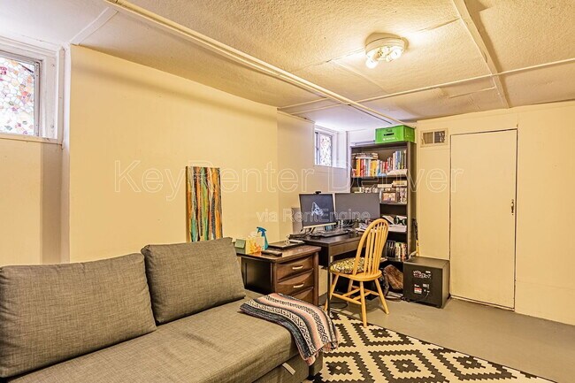 Building Photo - 555 Harrison St