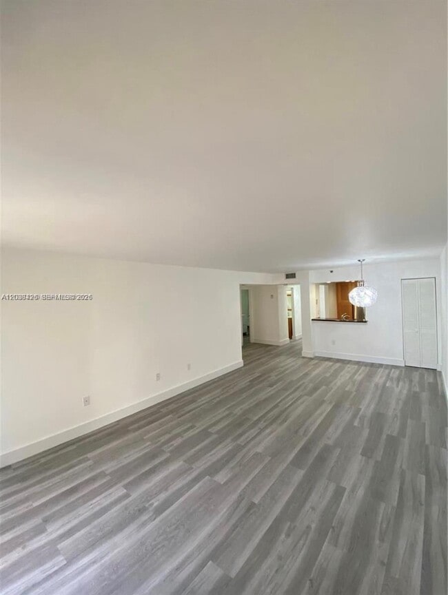 Building Photo - 555 NE 15th St