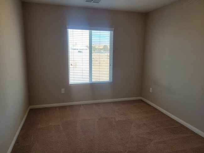 Building Photo - Beautiful 4-Bedroom Home! Must see!