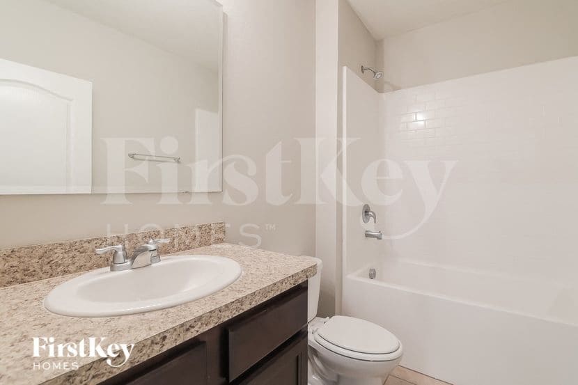 Building Photo - 401 Panda Pl