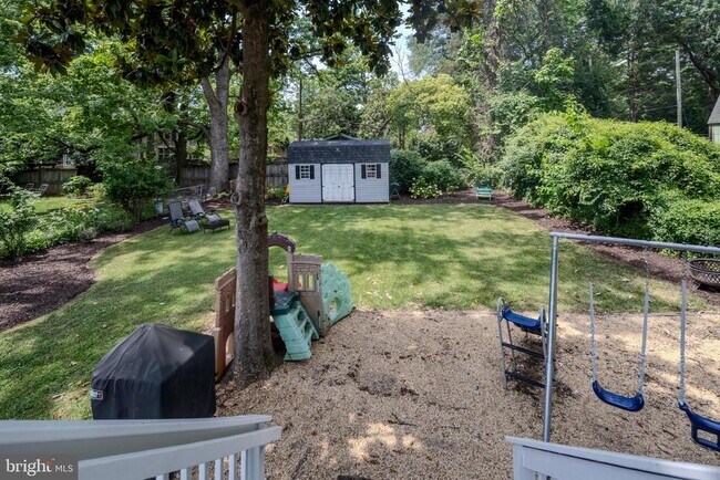 Building Photo - 5204 42nd Ave