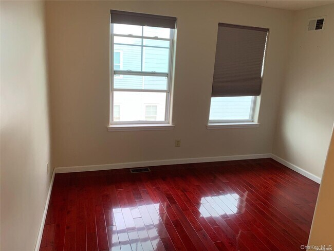 Building Photo - 1-34 Meridian Blvd