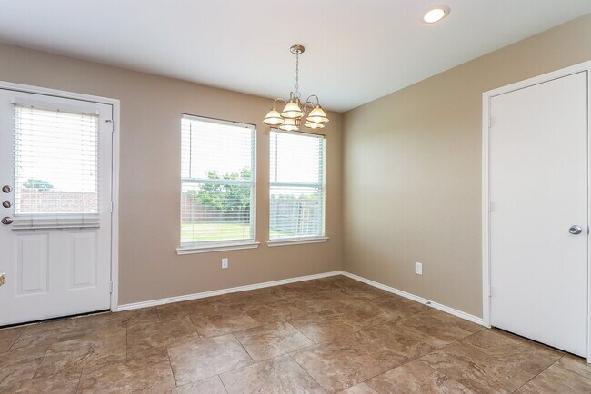 Building Photo - 9316 Liberty Crossing Dr