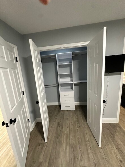 Building Photo - 128 Harness Rd