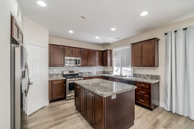 Building Photo - Welcome to 40048 Malacca Way, Murrieta – Y...