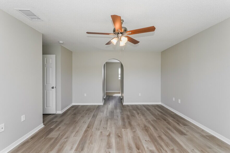 Building Photo - 13029 Waterbourne Dr