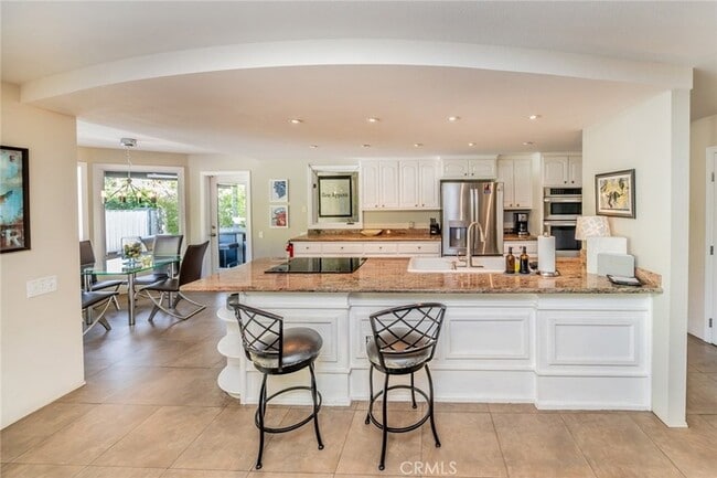 Building Photo - 1600 Palm Tree Dr