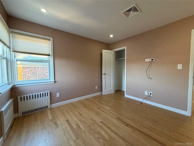 Building Photo - 154-47 20th Rd