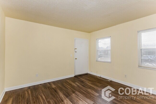 Building Photo - 1982 Rockledge Rd NE