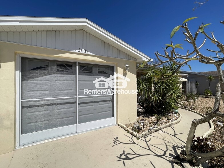 Building Photo - 3137 Coldwell Dr