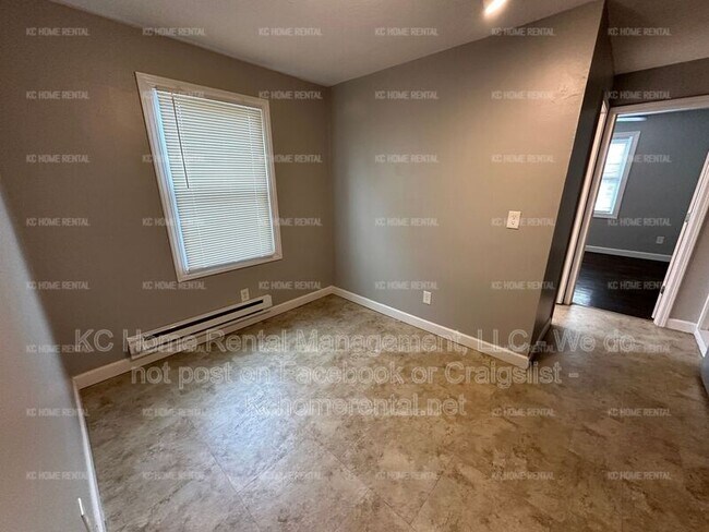 Building Photo - 901 N 16 St