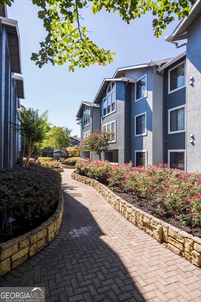 Building Photo - 6873 Peachtree Blvd