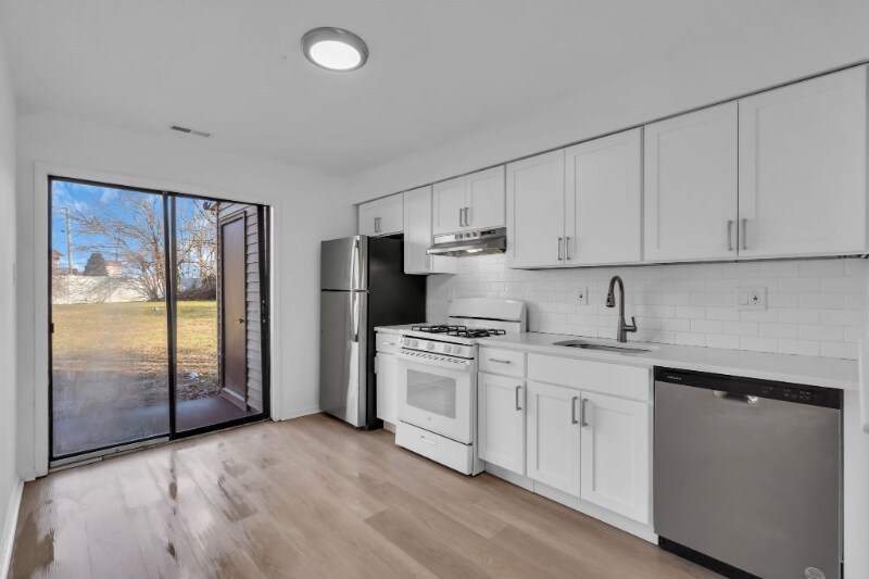 Building Photo - 54 Hopewell Ln