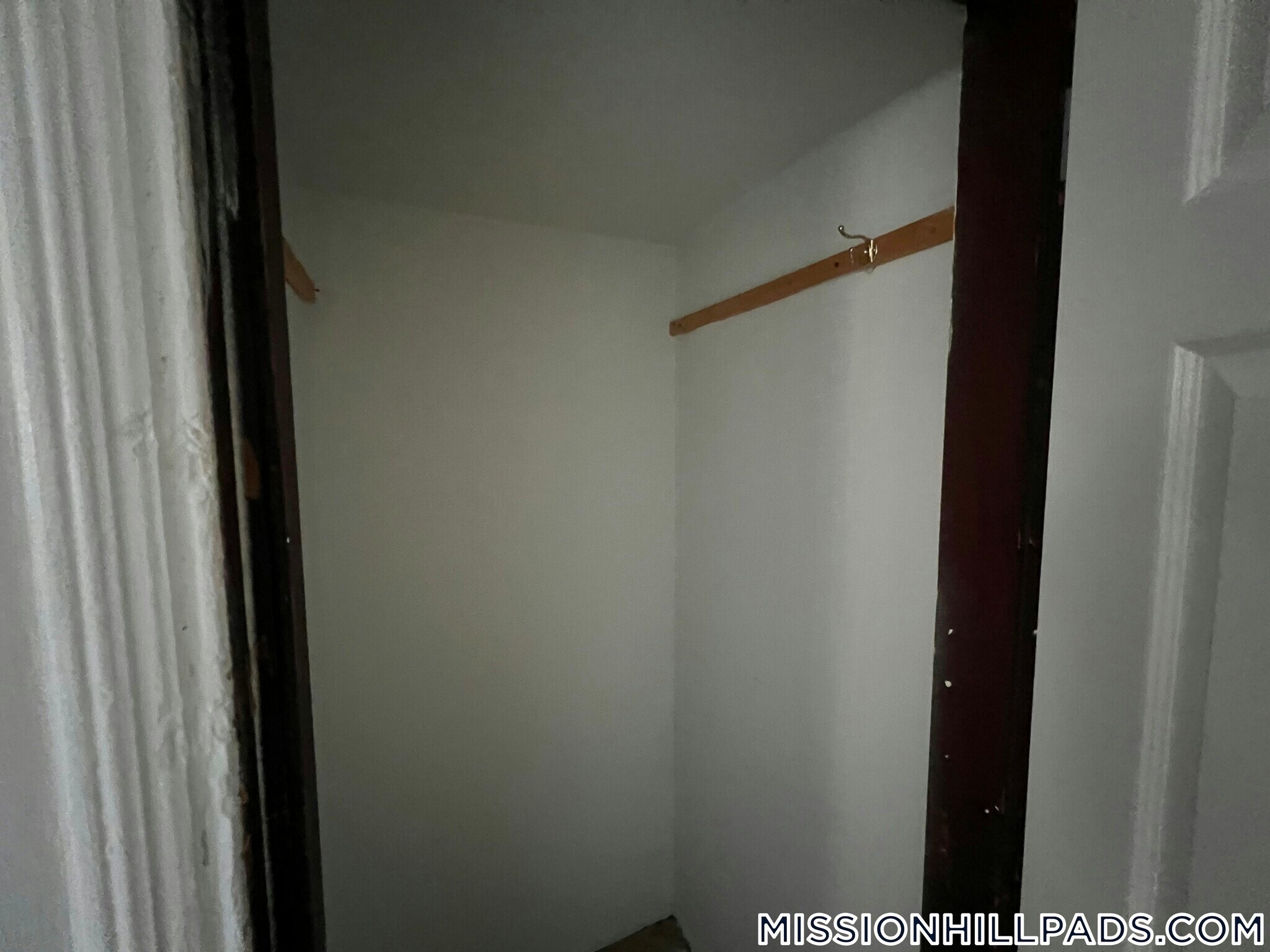 Building Photo - 37 Forest St