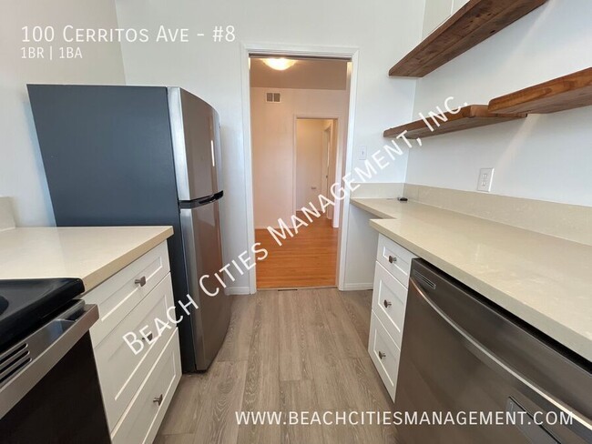 Building Photo - Charming 1 Bedroom 1 Bath Condo- Blocks Aw...